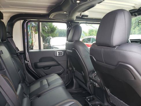 New 2026 Jeep Gladiator Sport AWD/4WD image 17