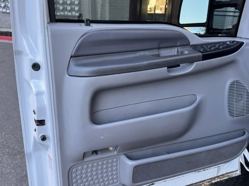 Used 1999 Ford F250 XLT image 16