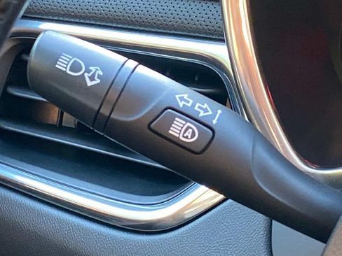 Used 2020 Chevrolet Equinox Premier FWD image 22