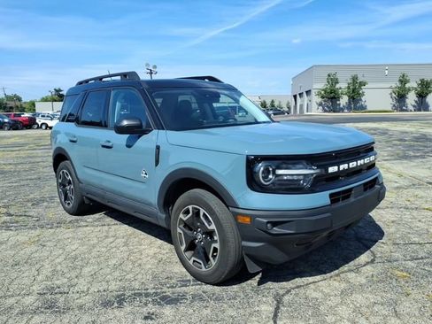 Used 2023 Ford Bronco Sport Outer Banks w/ Tech Package AWD/4WD image 3
