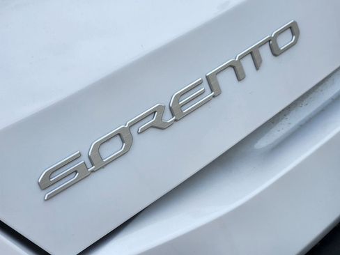 New 2026 Kia Sorento EX FWD image 9