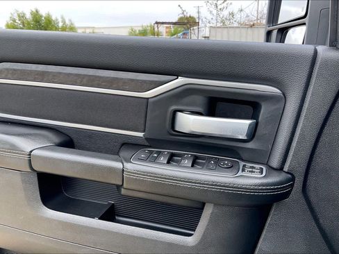 Used 2024 RAM 2500 Big Horn image 34