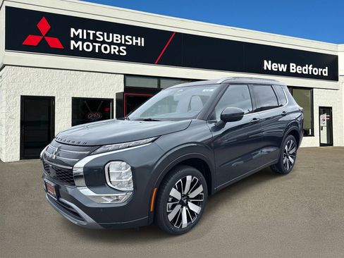 New 2025 Mitsubishi Outlander SEL image 1