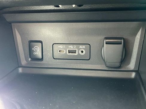 Used 2024 Nissan Sentra SV FWD image 34