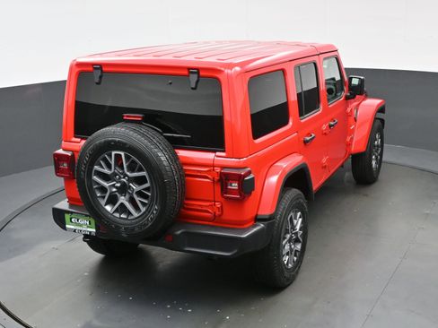 Used 2024 Jeep Wrangler Sahara image 36