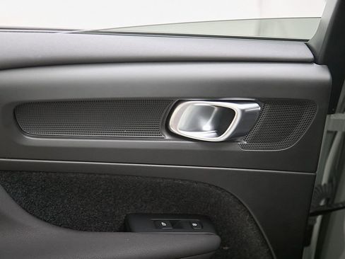 Certified 2023 Volvo C40 P8 Recharge Ultimate image 19