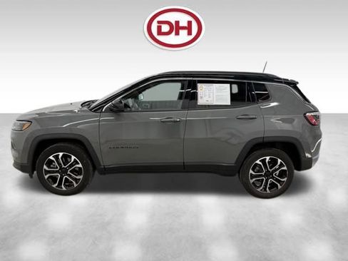 Used 2024 Jeep Compass Limited image 10