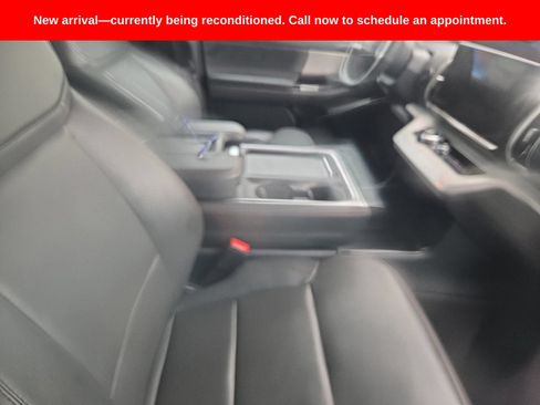 Used 2025 Ford Expedition Max Active RWD image 7