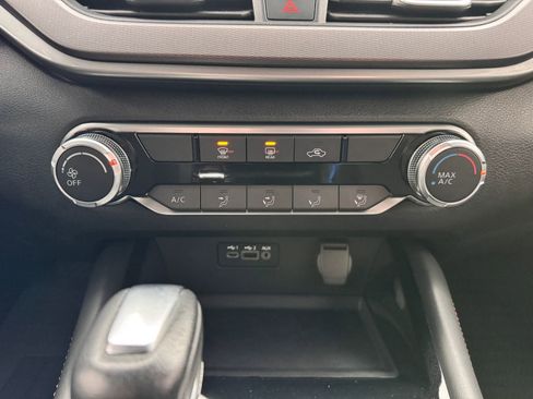 Used 2024 Nissan Altima 2.5 SR image 19