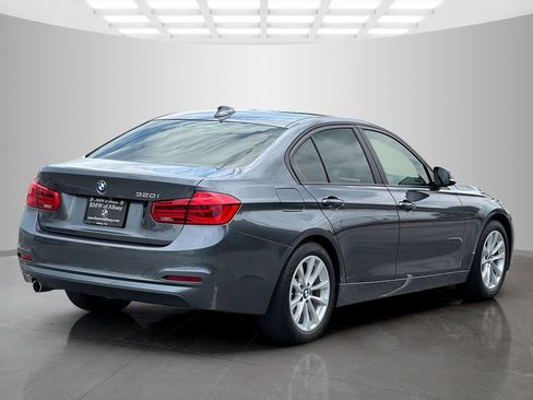 Used 2018 BMW 320i Sedan RWD image 6