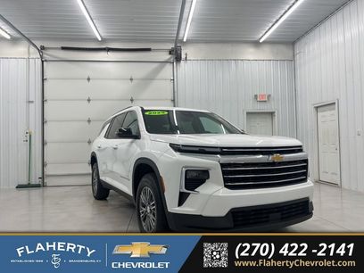 Used 2025 Chevrolet Traverse LT