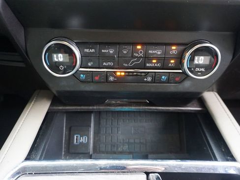 Used 2020 Ford Expedition Limited w/ Equipment Group 302A RWD image 12