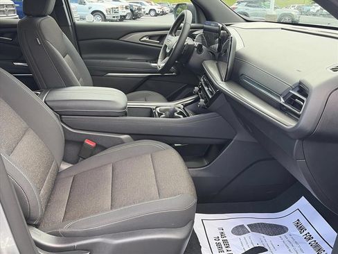 Used 2026 Chevrolet Traverse LT w/ LPO, Floor Liner Package AWD/4WD image 30