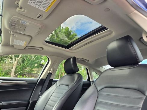 Used 2017 Ford Fusion Energi SE FWD image 22