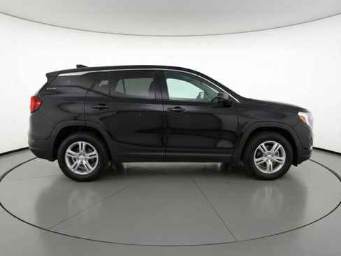 Used 2024 GMC Terrain SLE image 11
