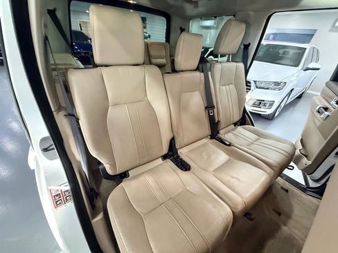 Used 2016 Land Rover LR4 image 14