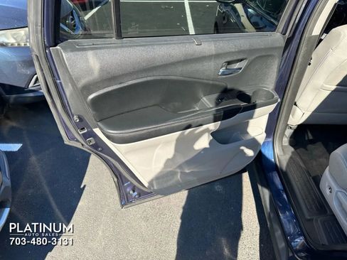 Used 2017 Honda Pilot Touring image 19