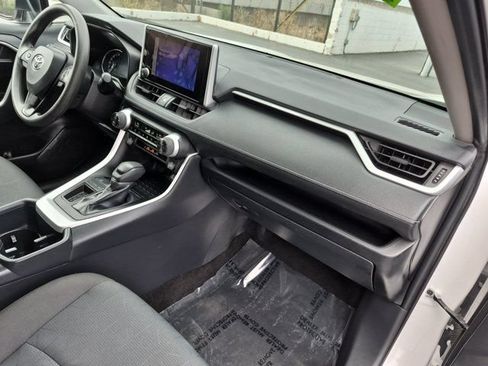 Used 2025 Toyota RAV4 XLE FWD image 6