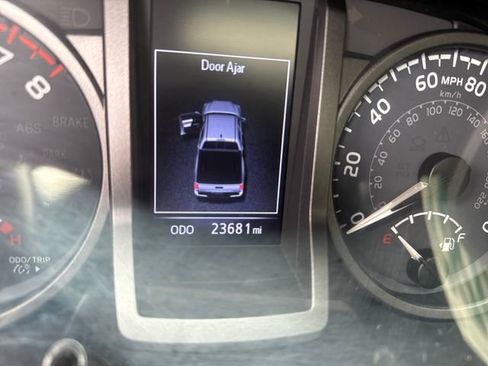 Used 2020 Toyota Tacoma TRD Off-Road w/ TRD Premium Off Road Package image 22