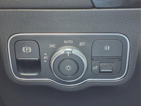 Used 2021 Mercedes-Benz GLA 250 image 27