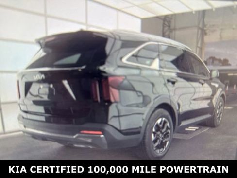 Used 2024 Kia Sorento S w/ Panoramic Sunroof Package FWD image 2