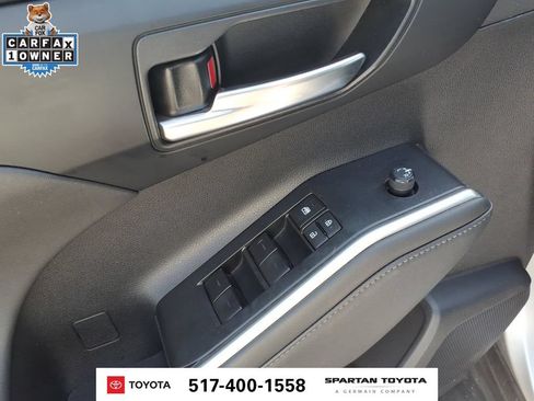Used 2022 Toyota Highlander XLE AWD/4WD image 15