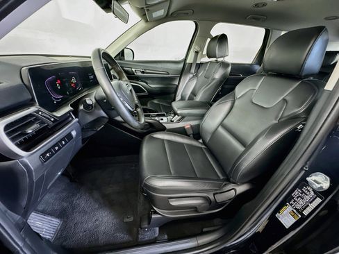 Used 2025 Kia Telluride LX FWD image 13