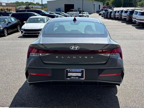 New 2026 Hyundai Elantra SE FWD image 25