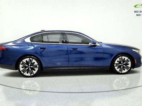 Used 2025 BMW i5 eDrive40i RWD image 10