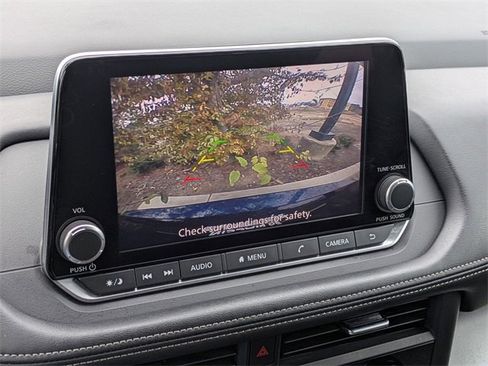 Certified 2024 Nissan Rogue SV image 20