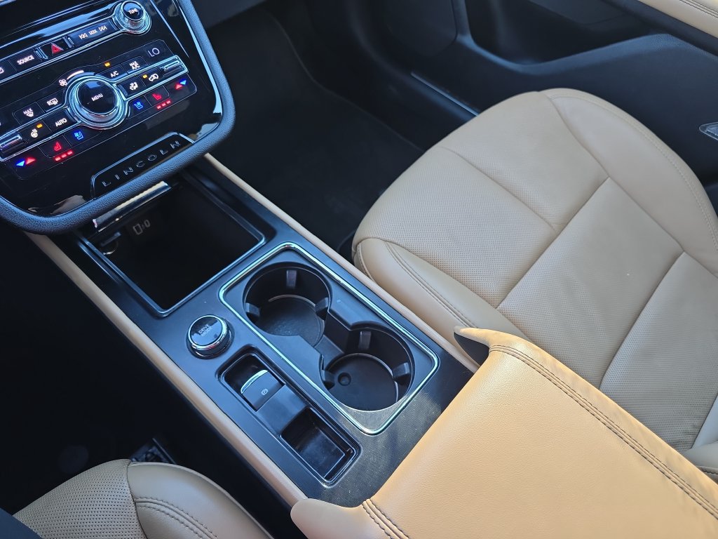 Used 2020 Lincoln Corsair Reserve AWD/4WD image 28
