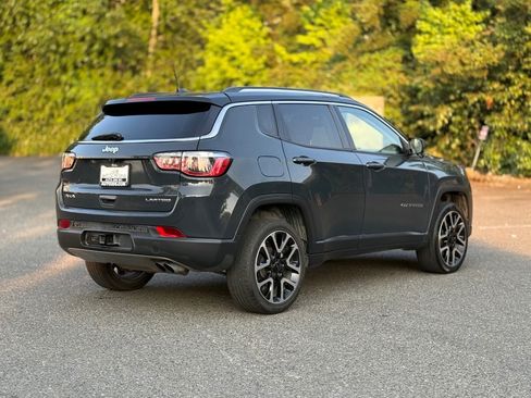 Used 2018 Jeep Compass Limited w/ Navigation Group AWD/4WD image 3