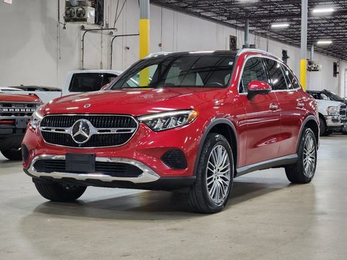 Used 2024 Mercedes-Benz GLC 300 image 4