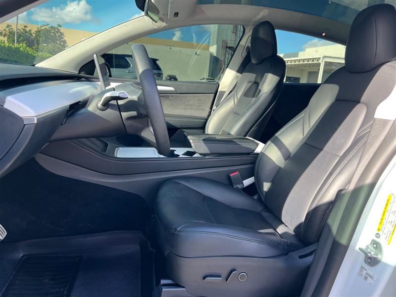Used 2022 Tesla Model Y Performance AWD/4WD image 9