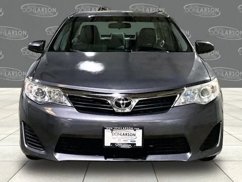 Used 2013 Toyota Camry LE image 2