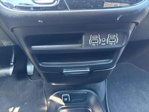 Used 2025 Chrysler Voyager LX FWD image 24