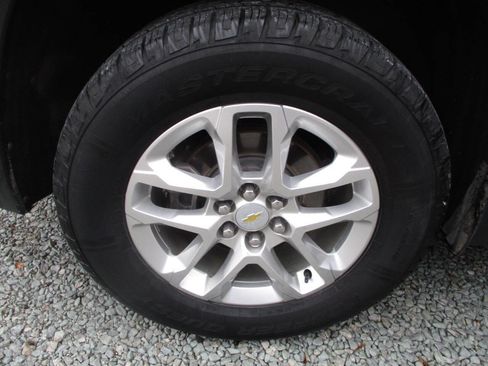 Used 2020 Chevrolet Traverse LT image 28