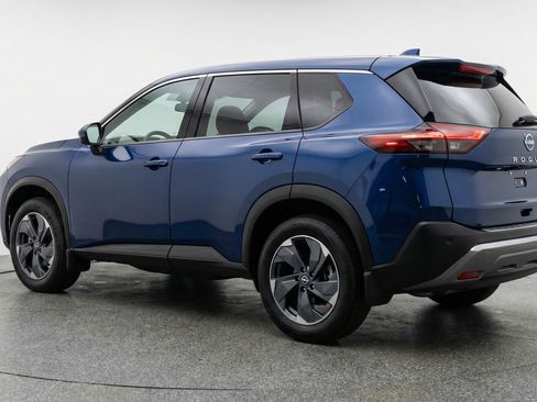 Used 2025 Nissan Rogue SV AWD/4WD image 6