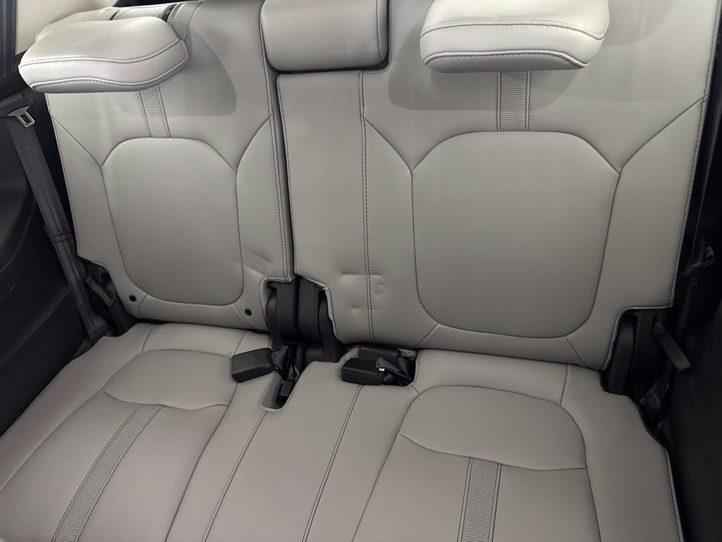 Used 2025 Honda Pilot Touring image 39