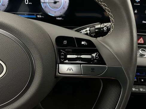 Used 2025 Hyundai Elantra SEL image 37