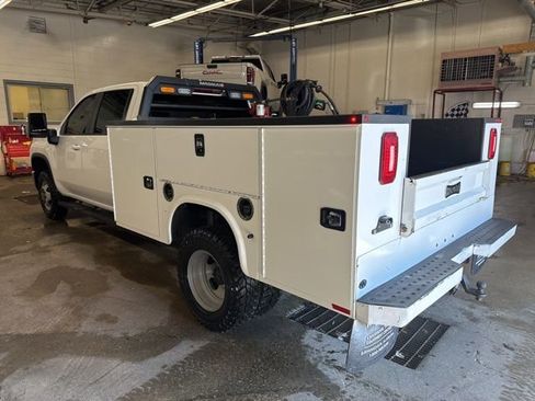 Used 2024 Chevrolet Silverado 3500 LT image 4