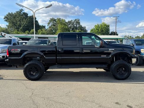Used 2006 Ford F250 XL AWD/4WD image 2