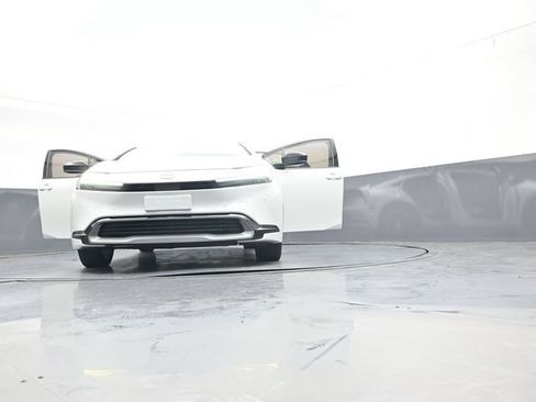 Used 2023 Toyota Prius XLE AWD/4WD image 44