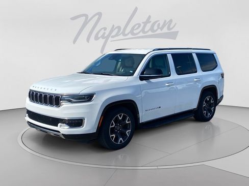 Used 2024 Jeep Wagoneer Series III AWD/4WD image 1