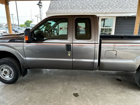 Used 2012 Ford F250 XL w/ PWR Equipment Group image 4