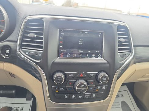 Used 2020 Jeep Grand Cherokee Laredo image 26