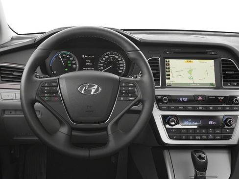 Used 2017 Hyundai Sonata Limited w/ Ultimate Package 02 FWD image 10