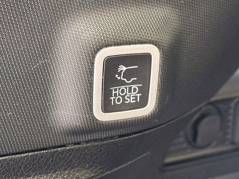 Used 2024 Jeep Grand Cherokee Altitude image 33