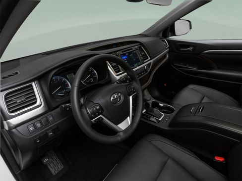 Used 2017 Toyota Highlander Limited FWD image 48