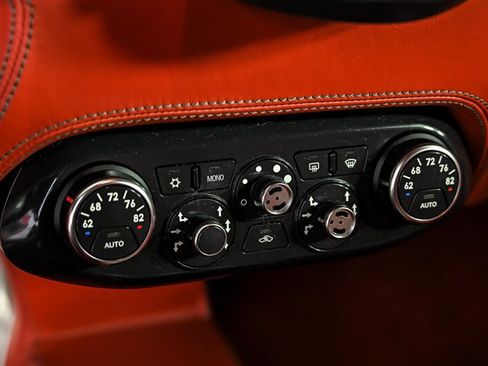 Used 2013 Ferrari 458 Italia Coupe RWD image 27